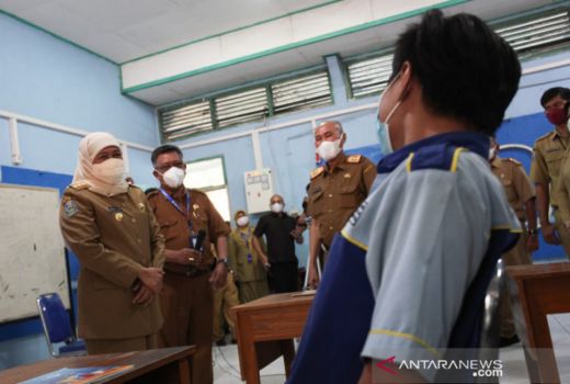 SMA Sederajat Gelar PTM, Gubernur Khofifah Jelaskan Jumlahnya - GenPI.co JATIM