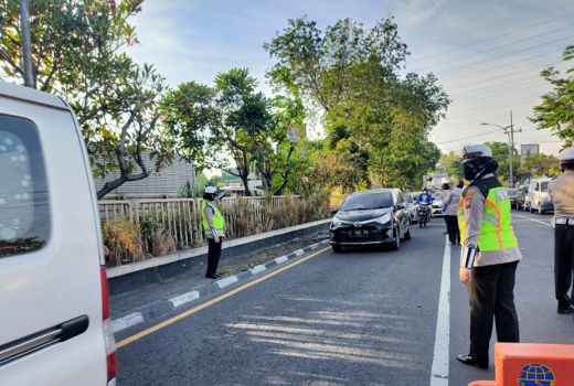 Perbatasan Sidoarjo Tetap Dijaga Ketat, Meski Masuk Level 3 - GenPI.co JATIM