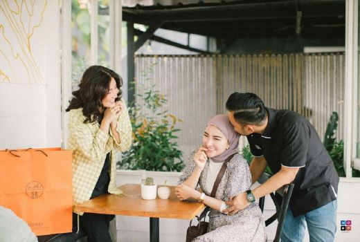 Crazy Rich Malang Hadiahkan Tas ke Sarwendah, Harganya Fantastis - GenPI.co JATIM