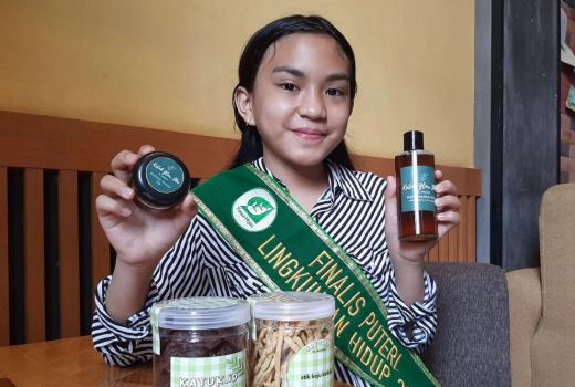 Siswi SMPN 1 Surabaya Ciptakan Skincare Daun Katuk, Wajah Glowing - GenPI.co JATIM
