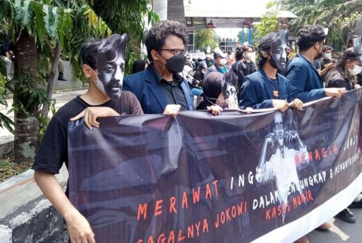 Pesan Menohok Mahasiswa UB ke Pemerintah, Jangan Lupakan Munir - GenPI.co JATIM