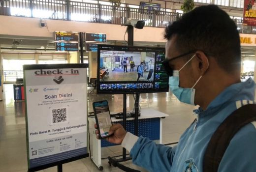 Terminal Bungurasih Mulai Uji Coba Aplikasi PeduliLindungi - GenPI.co JATIM