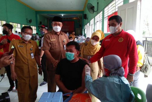 Pelajar Gresik Senang, 5.000 Vaksin Disuntikkan - GenPI.co JATIM