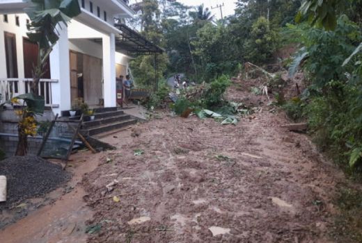 3 Jam Diguyur Hujan, Jalan Antarkecamatan di Trenggalek Lumpuh - GenPI.co JATIM