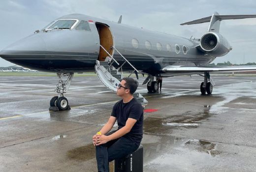 Crazy Rich Surabaya Kasih Lihat Kabin Pesawat Jet, Mewah Banget - GenPI.co JATIM