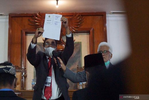 Diwarnai Interupsi dan Walk Out, Wabup Tulungagung Resmi Terpilih - GenPI.co JATIM