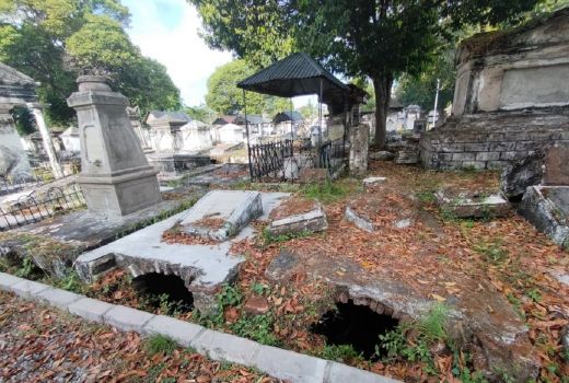 Banyak Ornamen Kuno Makam Belanda 174 Tahun Peneleh Lenyap - GenPI.co JATIM