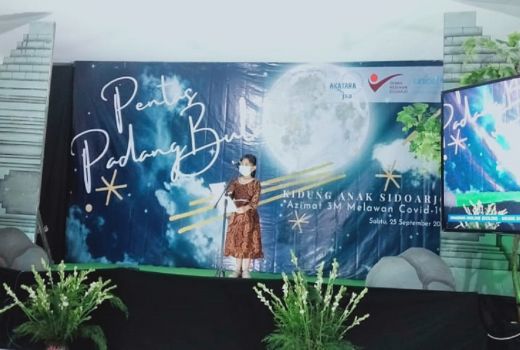 Pentas Padang Bulan Sidoarjo Beri Pesan Covid-19 Melalui Puisi - GenPI.co JATIM