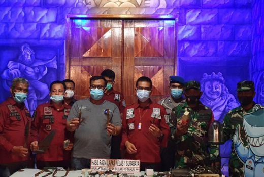 Razia Lapas, Petugas Temukan Benda-Benda Tak Umum - GenPI.co JATIM