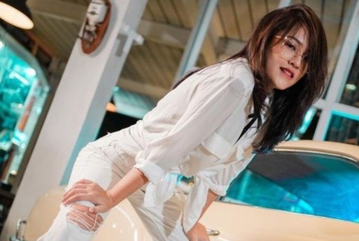 Happy Asmara Jelaskan Hubungan dengan Denny Caknan, ini Katanya - GenPI.co JATIM