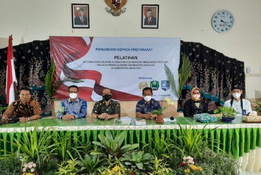 Pelajar SMP di Magetan ini Diberikan Pendalaman Pancasila - GenPI.co JATIM
