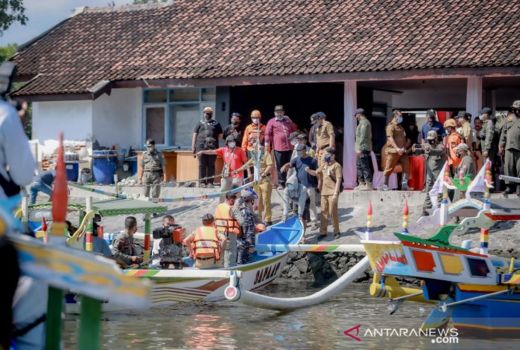 Bertemu Luhut, Bupati Jember Hendy Siswanto Sampaikan ini - GenPI.co JATIM