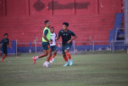 Persiapan Seri 2, Pelatih Persik Genjot Fisik Pemain - GenPI.co JATIM