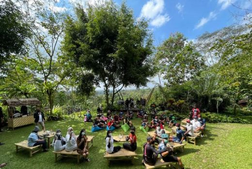 Jazz Kopi di Tengah Perkebunan Lereng Gunung Ijen, Cozy Banget - GenPI.co JATIM