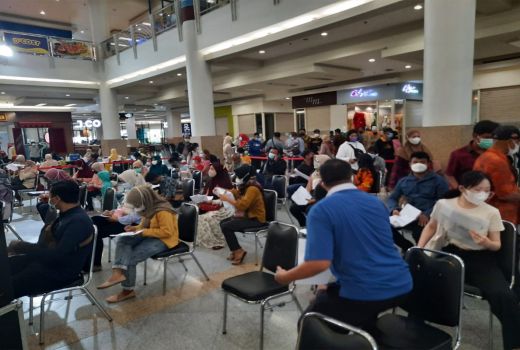 Pemkot Surabaya Buka Vaksin Corner, Warga Luar Kota Merapat - GenPI.co JATIM