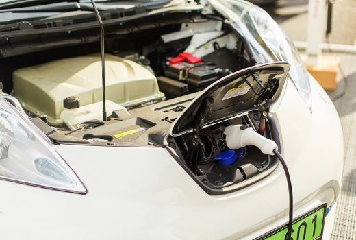 Mahasiswa UB Ciptakan Baterai Mobil Listrik dari Tempurung Kelapa - GenPI.co JATIM