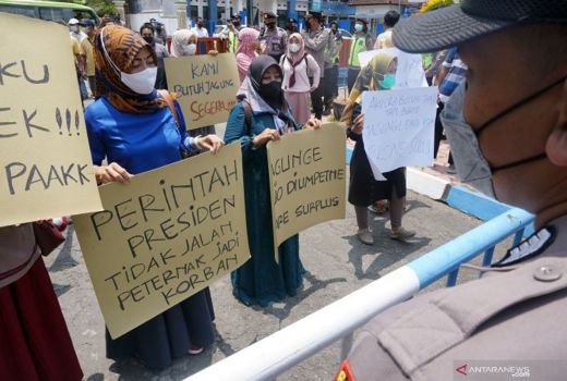 Peternak di Tulungagung Demo, Tuntut Harga Jagung Lebih Murah - GenPI.co JATIM