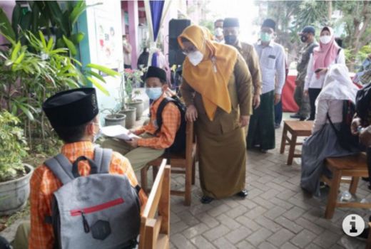 Pemkab Gresik Target PTM Penuh November 2021, Asalkan... - GenPI.co JATIM
