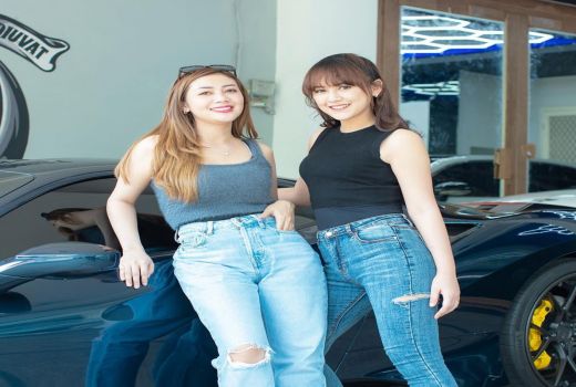 Delta Hesti dan Happy Asrama Naik Ferrari, Mau Kemana? - GenPI.co JATIM