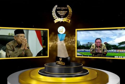 Unair Surabaya Terima Penghargaan Dari KIP - GenPI.co JATIM