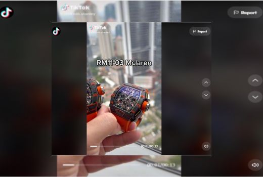 2 Jam Tangan Crazy Rich ini Harganya Bikin Nelen Ludah - GenPI.co JATIM