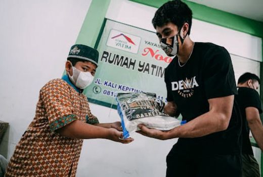 Dewa United Beri Bantuan Warga Surabaya, Semoga Bermanfaat - GenPI.co JATIM
