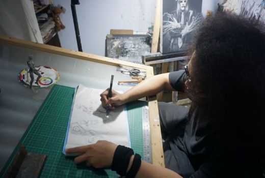 Pemuda Tulungagung ini Bergaji Dolar dari Lukisan Sketsa - GenPI.co JATIM