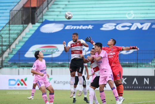 Pelatih Madura United Ungkap Penyebab Kekalahan Lawan Persita - GenPI.co JATIM