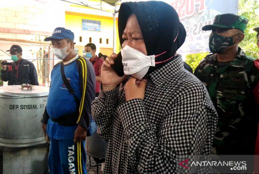 Mensos Risma Telepon Bupati Gresik, Bantu Penanganan Banjir - GenPI.co JATIM