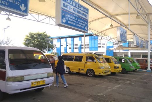 Penumpang Angkot di Batu Sepi Pasca Banjir, Sopir Tak Berdaya - GenPI.co JATIM