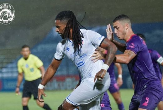 Arema FC vs Persik, Hujan Gol di Stadion Sultan Agung Bantul - GenPI.co JATIM