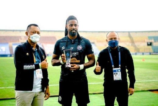 Belum-belum Striker Ganas Arema FC Dapat Penghargaan, Mantab! - GenPI.co JATIM