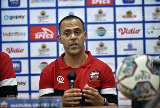 Kalah Derbi Suramadu Pelatih Madura United Sudah Move On - GenPI.co JATIM