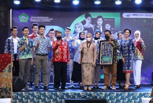 Cara Ning Sasha Jempolan Promosikan Batik Sidoarjo - GenPI.co JATIM
