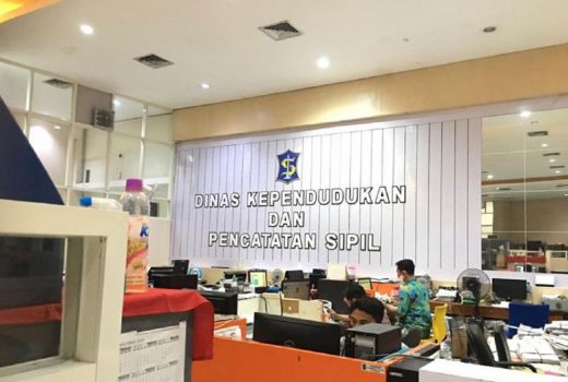 Pak RT di Surabaya Jangan Sekali-kali Pungli Pengurusan Adminduk - GenPI.co JATIM
