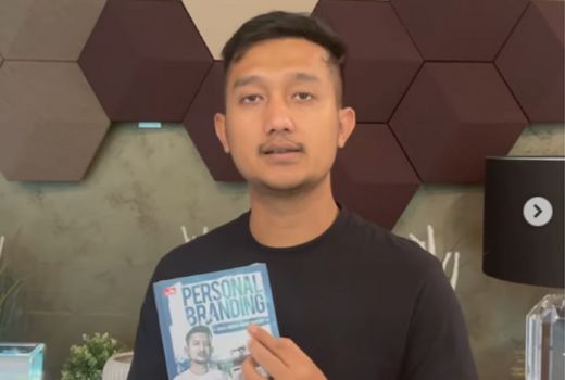 Crazy Rich Surabaya Persiapkan Buku Baru Sekaligus Bagi Cuan, Cek Syaratnya - GenPI.co JATIM