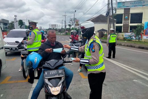 Sosialisasi Prokes Polres Malang, Masih Saja Ada Tak Pakai Masker - GenPI.co JATIM