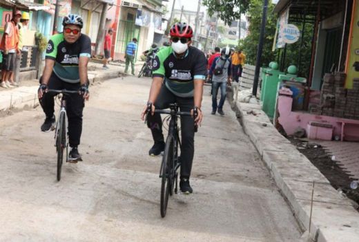 Bupati Sidoarjo Betonisasi Jalan, Target Rampung Akhir Tahun - GenPI.co JATIM