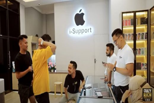 Crazy Rich Kediri Beli Iphone 13 Pakai Cara Lain, Simak! - GenPI.co JATIM