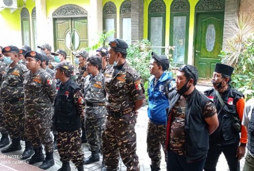 Kediaman Rais Aam PBNU di Surabaya Dijaga Ketat Banser - GenPI.co JATIM
