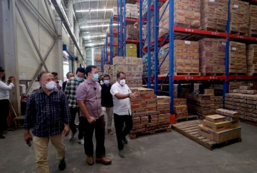 Keras! Wawali Surabaya Peringatkan Distributor Minyak Goreng - GenPI.co JATIM