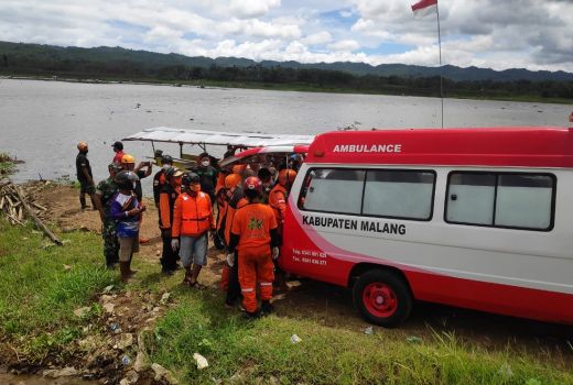 Korban Hanyut di Malang Ditemukan 27 Kilometer dari Lokasi - GenPI.co JATIM
