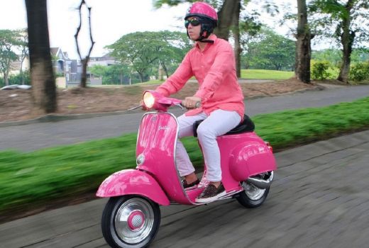 Tengok Vespa Milik Crazy Rich Surabaya, Warnanya Imut - GenPI.co JATIM