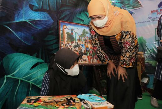 Gubernur Khofifah Beri Pesan Tegas ke Pengusaha, ini Katanya - GenPI.co JATIM