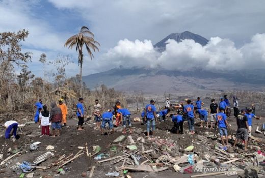 Merasa Berutang, Komunitas Dusun Ramban Bantu Korban Semeru - GenPI.co JATIM