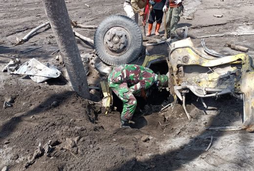 Tim SAR Kembali Menemukan 4 Koban Meninggal Erupsi Gunung Semeru - GenPI.co JATIM
