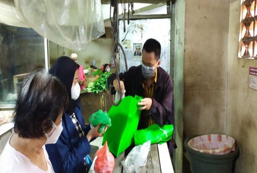 Pemkot Surabaya Kurangi Sampah Plastik, 3 Pasar ini Jadi Sasaran - GenPI.co JATIM