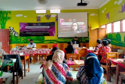 Unesa Beri Bekal Penting Cegah Guru Terserang Stres - GenPI.co JATIM