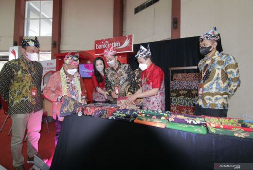 Pameran Batik Berlangsung di Situbondo, Penting Buat IKM - GenPI.co JATIM