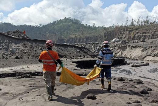Operasi SAR Korban Hilang Erupsi Gunung Semeru Resmi Dihentikan - GenPI.co JATIM